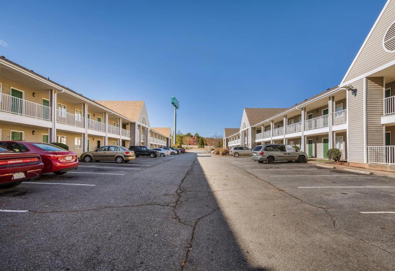 Hometowne Studios By Red Roof Spartanburg - Asheville Highway Southern Shops 外观 照片